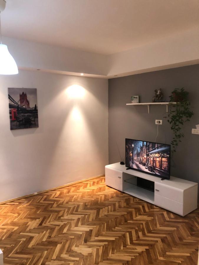 Apartment Empire